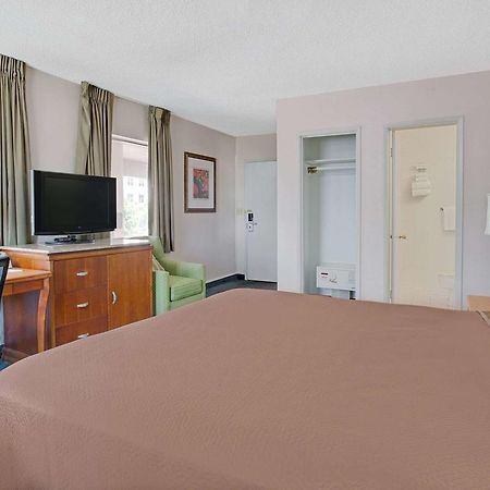 Travelodge By Wyndham Orlando Downtown Centroplex Екстер'єр фото