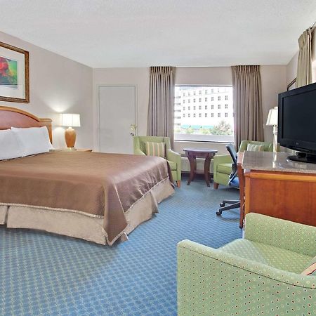 Travelodge By Wyndham Orlando Downtown Centroplex Екстер'єр фото